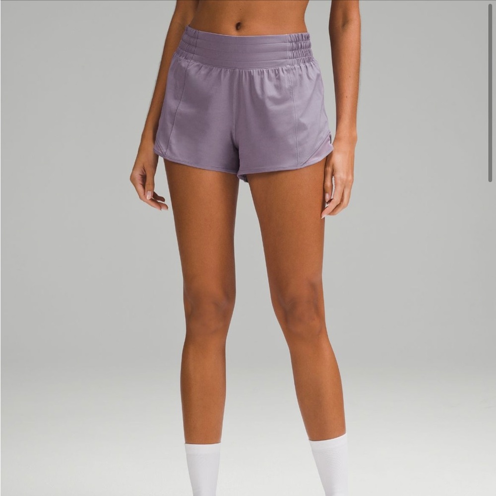NWT lululemon hotty hot HR size 2/ 2.5